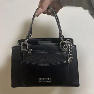 GUESS 블랙 핸드백 카드 케이스 포함