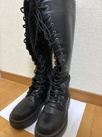 통굽 레이스업 롱 부츠 블랙