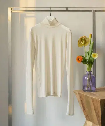 MAISON SPECIAL 하이넥 시어 탑 아이보리
