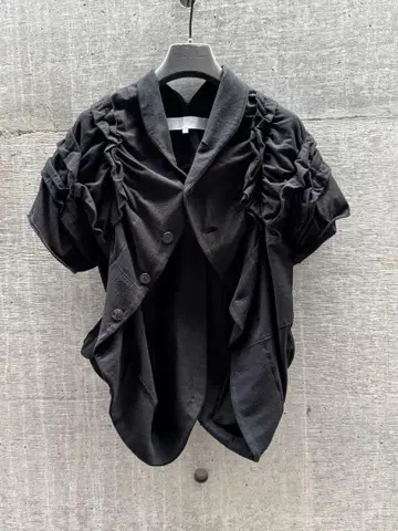 Tao 블랙 반팔 볼레로풍 자켓