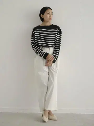 몇 회 착용만 한 새상품급 lellil 레릴 베이직 치노 베이지 36