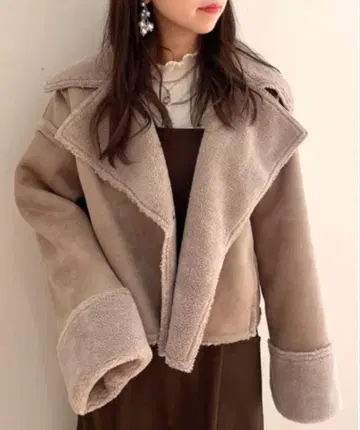 [새상품급] w closet 에코 스웨이드 무스탕 숏 자켓 보아 코트