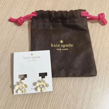 새상품급 kate spade 플라워 클립 귀찌