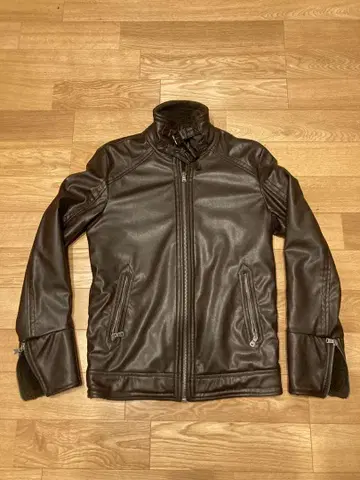 ZARA 페이크 가죽 자켓