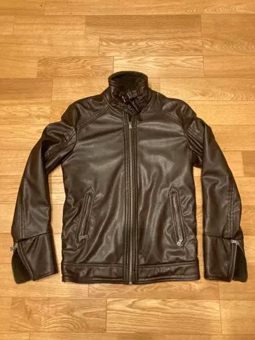 ZARA 페이크 가죽 자켓