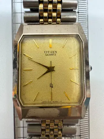 CITIZEN 쿼츠 손목시계 작동품!