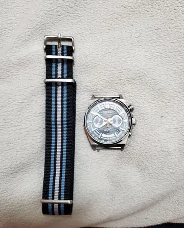 Seiko 크로노그래프 블루 다이얼 시계