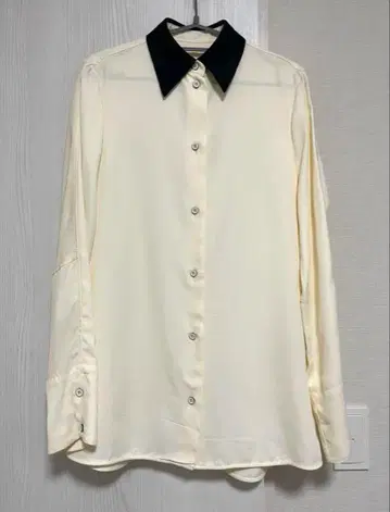 질샌더 긴팔 셔츠 아이보리/블랙