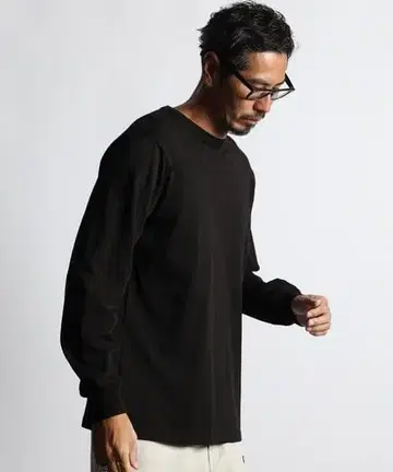 새상품급 원 포인트 롱 슬리브 T셔츠 베이직 롱T L