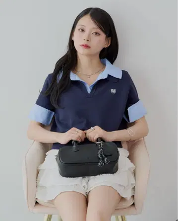 자수 장식 카라 부착 폴로 니트