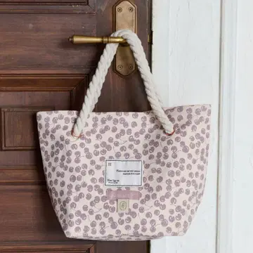 Herlipto HLT Cherry Tote Bag pale mauve