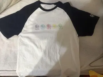 A 데뷔 T셔츠