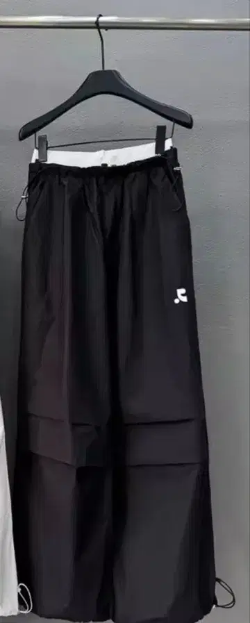 레스트 앤드 레크리에이션 팬츠 블랙
