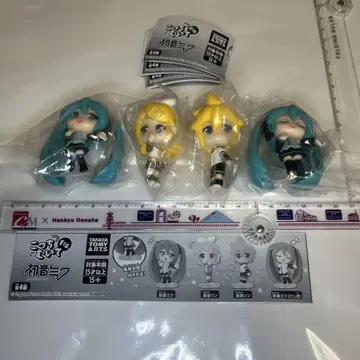 가챠의 이쪽 봐 fig. 하츠네 미쿠의 전 4종 컴프 세트입니다.