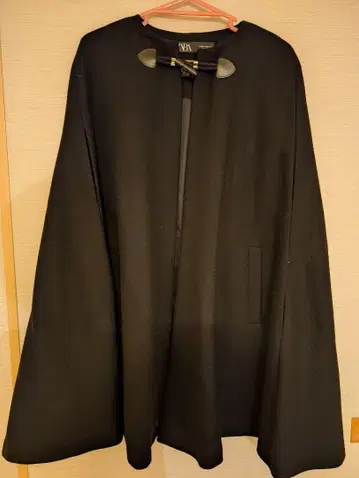 ZARA 블랙 케이프 스타일 아우터