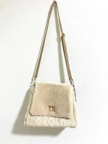 GRACE CONTINENTAL 무스탕 숄더백 베이지 백팩