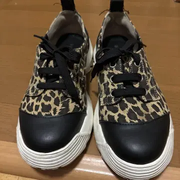 레오파드 무늬 스니커즈 M