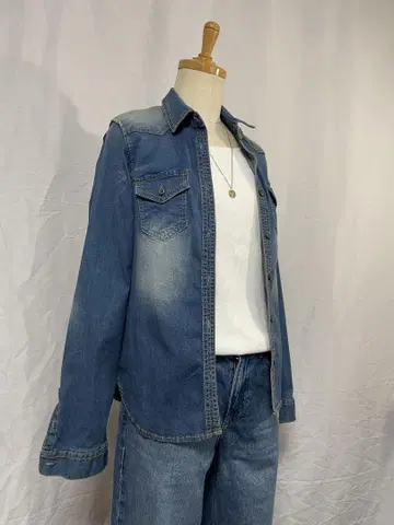 데님 블루 긴팔 셔츠 페이드 가공