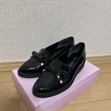 다이애나 리본 에나멜 로퍼