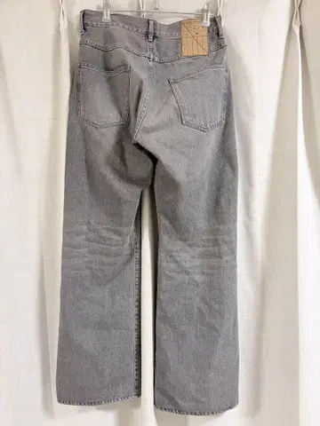 SOSHIOTSUKI 프론트 로우라이즈 플레어 데님