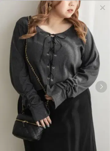 CLETTE 레이스업 긴팔 탑