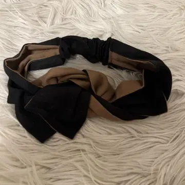 블랙과 베이지 리본 헤어밴드