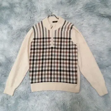 DAKS