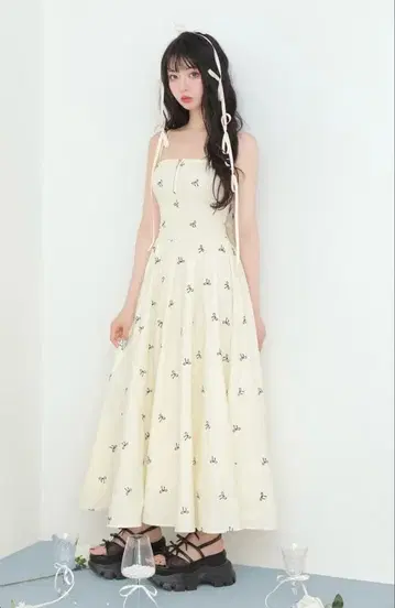 M me eme 리본 자수 셔링 원피스