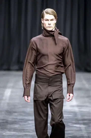 01aw CoSTUME NATIONAL HOMME 변형 풀오버 셔츠