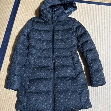 UNIQLO 후드 부착 블랙 레오파드 무늬 다운 자켓