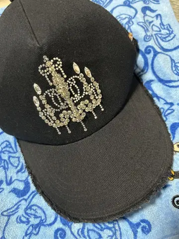 Rady 스톤 장식 블랙 캡