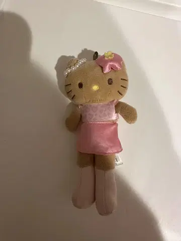 헬로키티 봉제 인형 햇볕에 그을린