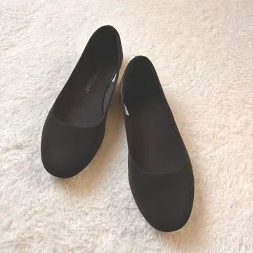 [컨디션 최상] 푸마 23.5cm 용기 플랫 펌프스 블랙