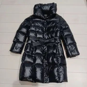 블랙 다운 롱 코트, 벨트 포함 Cross Style