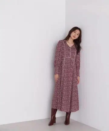 내추럴 뷰티 베이직 파이핑 플라워 프린트 원피스