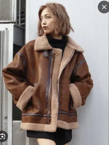 EMODA 와이드 암 페이크 무스탕 자켓