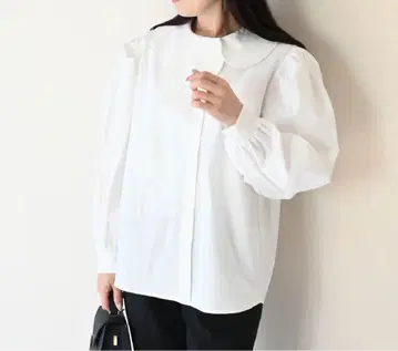 [ Neige ] 새상품, 미사용 돌체 둥근 카라 블라우스