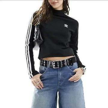 [ 주말 세일 ] 아디다스 타이트 하이넥 긴팔 일본 M 사이즈