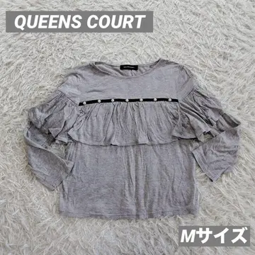 프릴이 달린 그레이 긴팔 상의