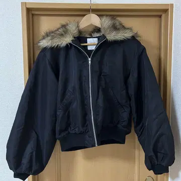 GYDA 퍼 후드 다운 자켓 블랙 여성용 아우터 여성용 자켓