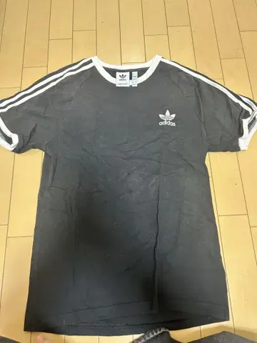 adidas 블랙 T셔츠 M