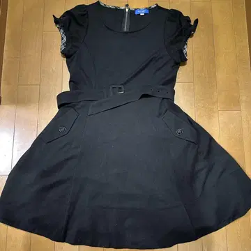 BLUE LABEL CRESTBRIDGE 반팔 원피스 블랙