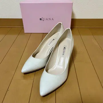 다이애나 화이트 펌프스