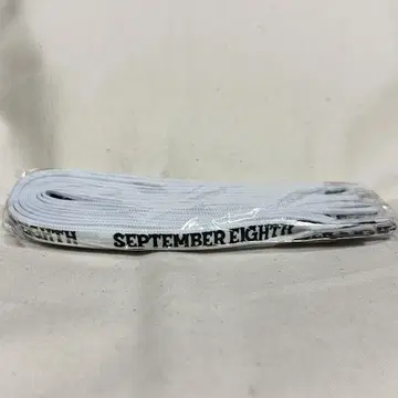 9월 8일 가챠 신발끈 화이트 코부쿠로