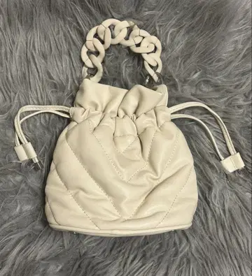 ZARA 퀼팅 핸드백