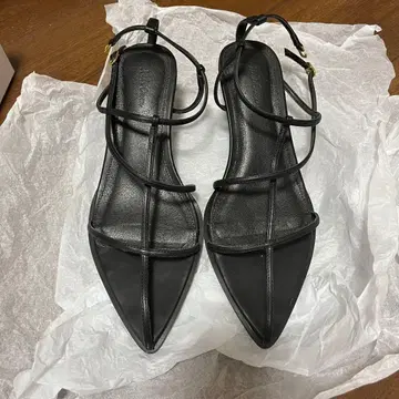 미라 오웬 T 스트랩 샌들 38 블랙
