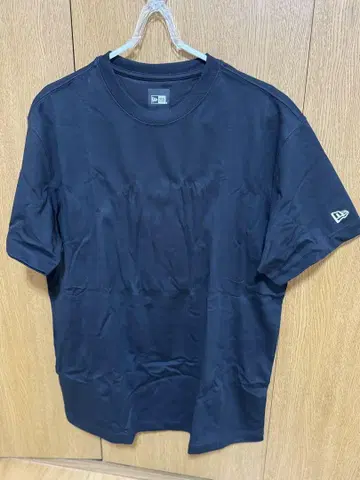뉴에라 T셔츠 L 사이즈