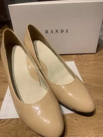 새상품급 란다 베이지 펌프스