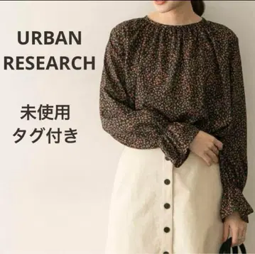 [ 미사용 택 포함 ] 어반 리서치 삼각기하 패턴 프린트 개더 블라우스