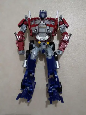 레전더리 옵티머스 프라임 트랜스포머 범블비